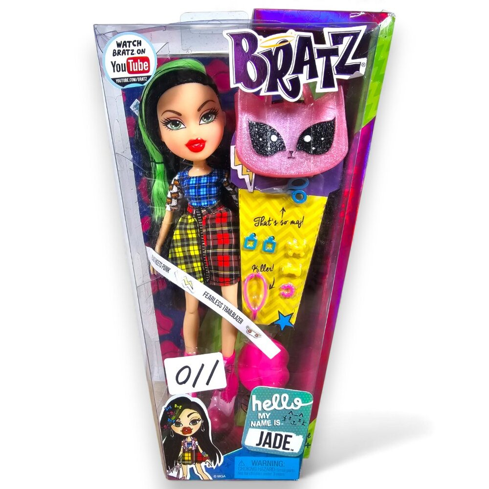 MGA Entertainment Bratz Hello My Name Is Jade Fashion Doll Green Streak NEW 2015